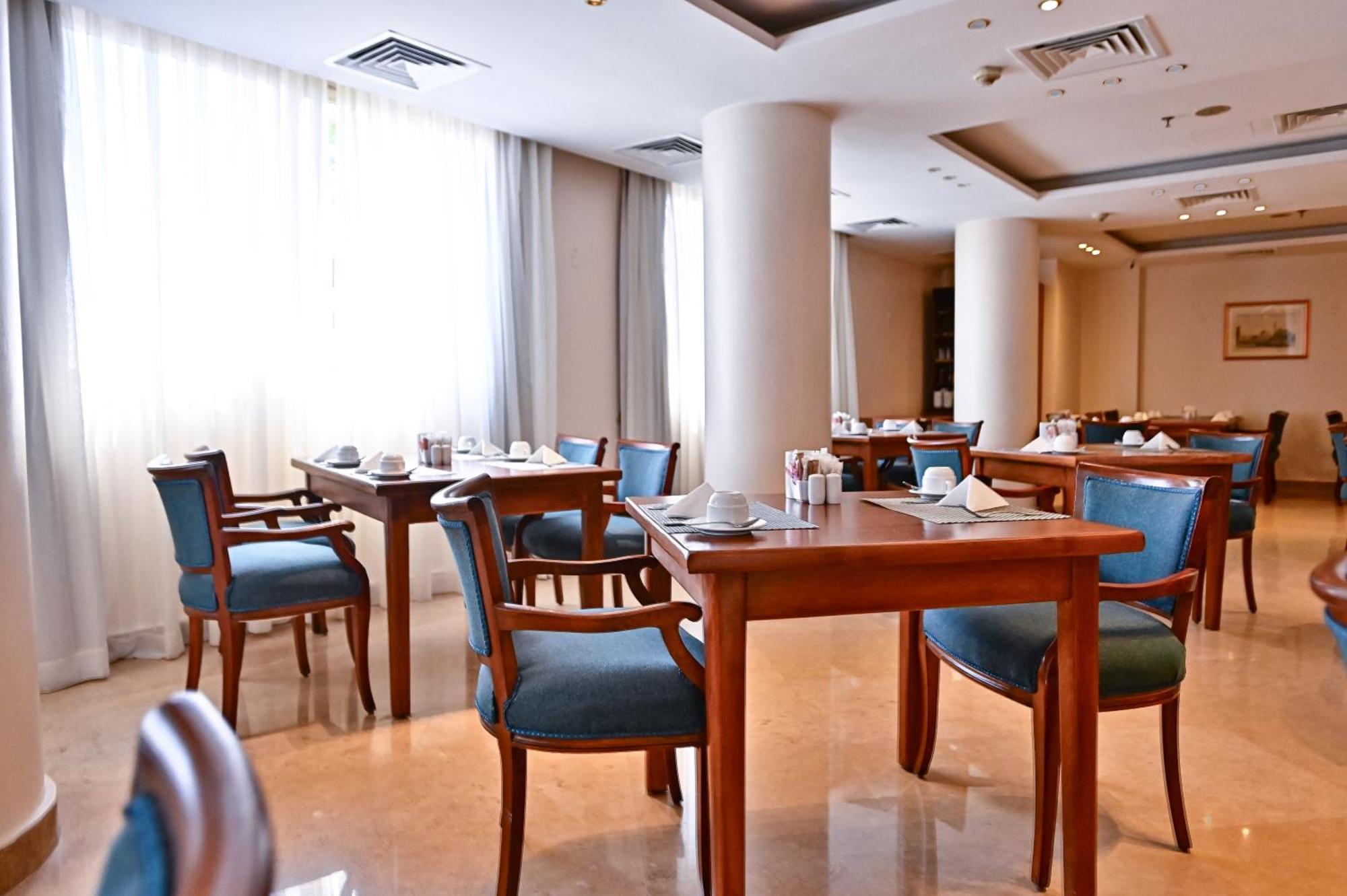 Swiss Inn Nile Hotel Gíza Kültér fotó